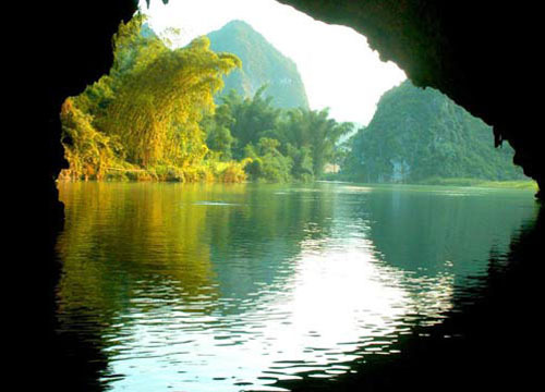 南宁周边游 巴马旅游 长寿村 水波天窗 水晶宫 两天一晚豪华游 南宁周边游 巴马旅游 长寿村 水波天窗 水晶宫 两天一晚豪华游