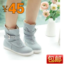 女鞋坊℃热卖爆款女生最爱帆布皮带装饰扣平底四季时尚短靴