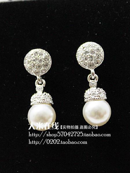 大米在线 欧美大牌D家款 满钻水晶钻 珍珠耳环 白金色耳坠 大米在线 欧美大牌D家款 满钻水晶钻 珍珠耳环 白金色耳坠