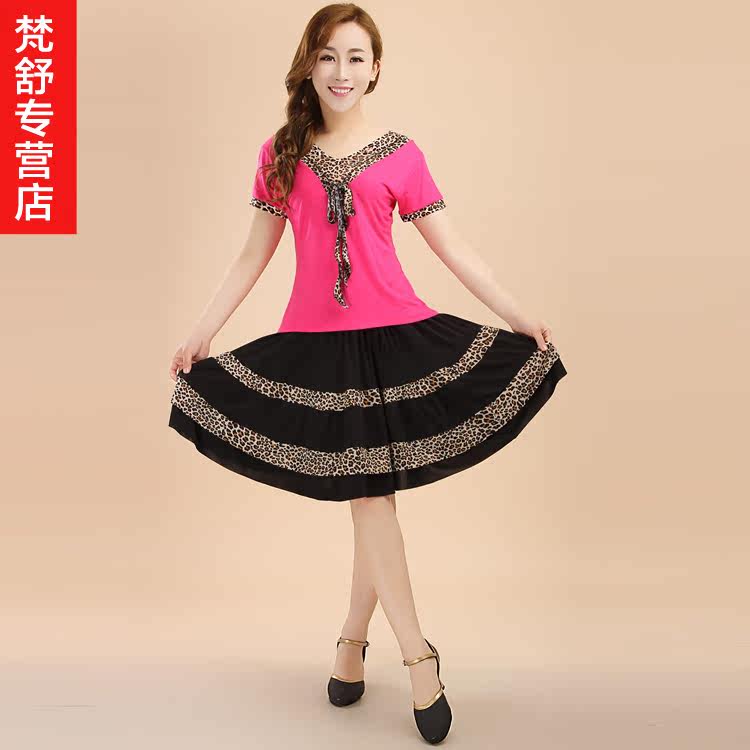 夏季新款特价美久广场舞服装拉丁舞上装豹纹V领大码中老年上衣