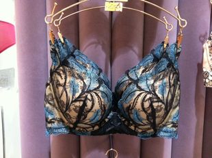 双皇冠 专柜正品代购 <em>明星款爱慕文胸</em> AG1112