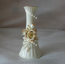 Jarrón de cerámica, sexta (la rosa de oro, el clavel de oro dedicado)