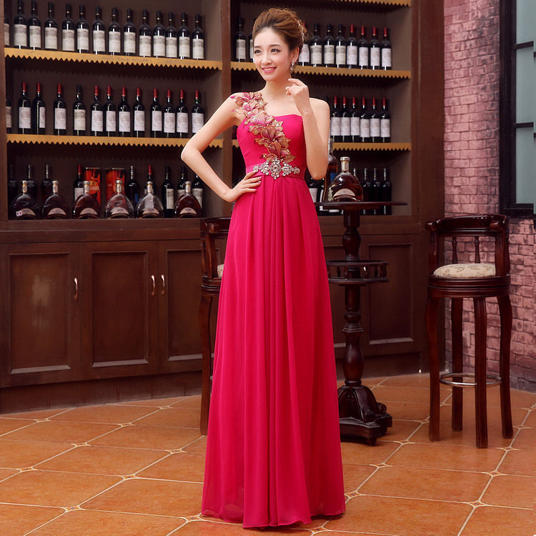 <em>婚礼女</em>司仪服装哪个好?<em>婚礼女</em>司仪服装价格,婚