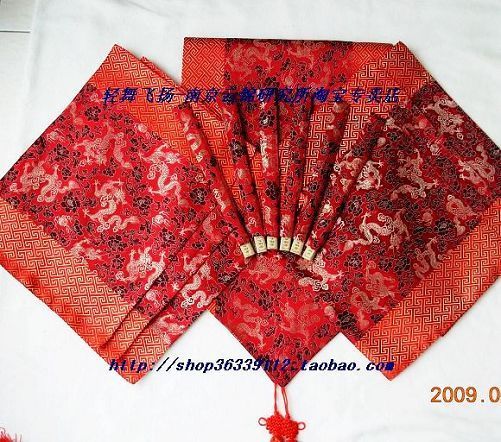 礼品特价南京云锦研究院 吉祥牌云锦 红色龙纹云锦桌旗四件套现货在类目 居家布艺, 餐桌布艺, 桌旗中 - 来自Buy2taobao.com提供专业的淘宝代购服务