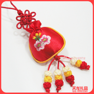  秒杀双面刺绣香包 中国结挂件 出国礼品 CF0216 红色梅花香袋