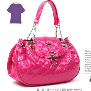 问<em>姐妹</em>个<em>问题</em>哈,<em>结婚</em>包包可以用玫瑰红的吗? 