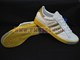 三叶草 ADIDAS 羽毛球鞋 白金
