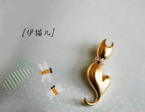 900024 特。伊猫儿 胸针<两色入>