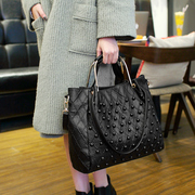 女包2024韩版时尚，软皮羊皮菱格铆钉手提包，大容量单肩斜挎包潮