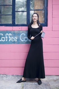 欧美风时尚女莫代尔连衣裙，黑色显瘦针织，打底方领长袖拖地长裙大码