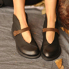 这是一款自带文艺气息的平底单鞋，简简单单的优雅。面料采用软面小牛皮，质
