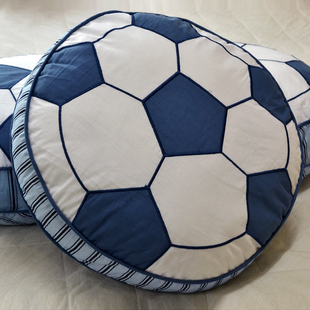 外贸出口纯棉布艺绗缝异形抱枕，欧式造型足球，沙发汽车靠垫卡通靠枕