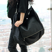 欧美时尚个性设计时装范通勤(范，通勤)潮流女士单肩包斜挎包黑色大容量包袋