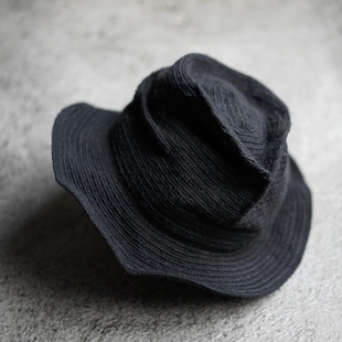 黑色团块 l 不规则褶皱手工羊毛辫秋冬毛线爵士中性礼帽折叠盆帽