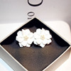 韩国精致夸张白色珍珠花朵耳钉女欧美时尚气质耳坠925银饰品
