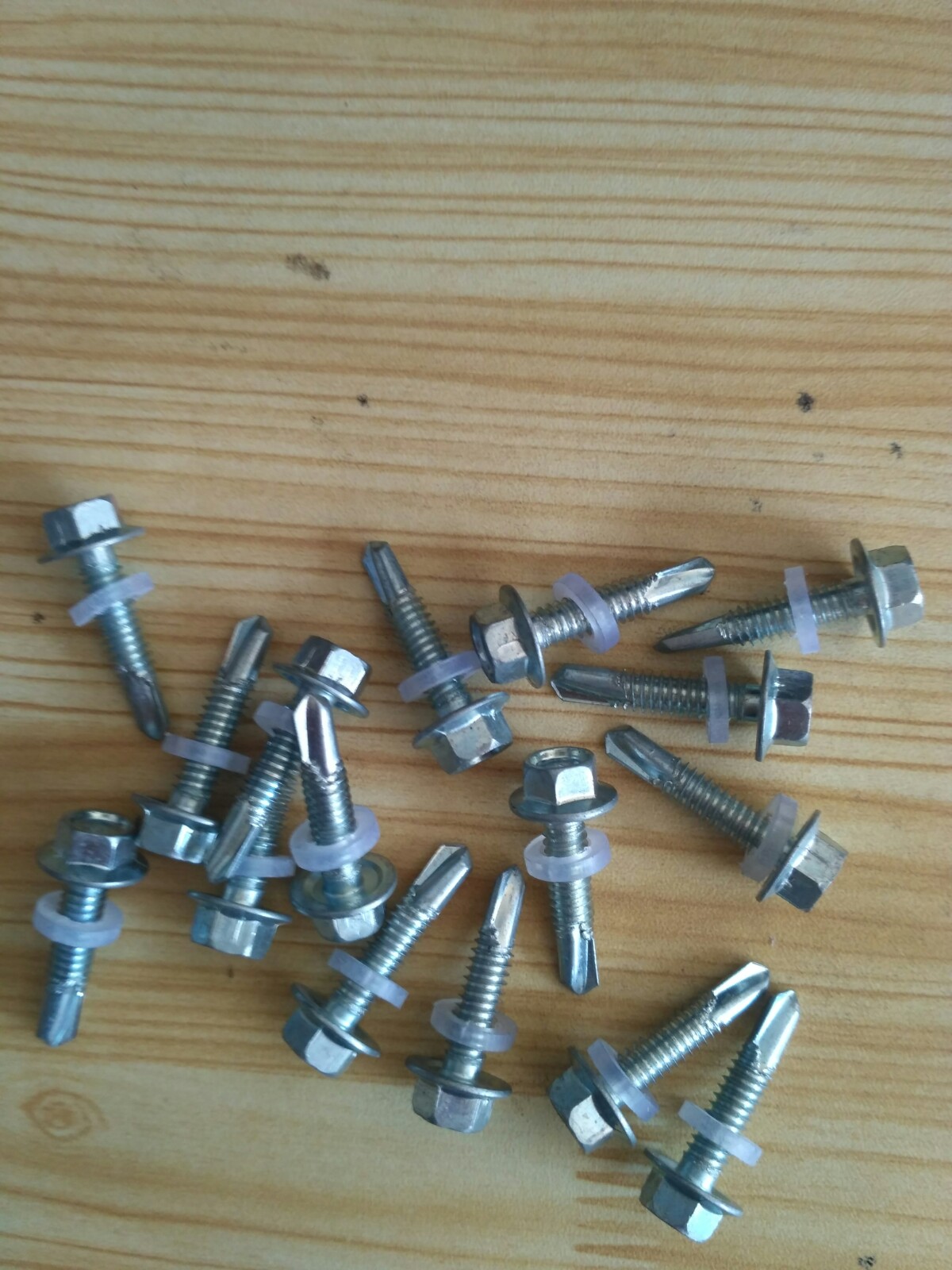 North Tower Six corners Drill tail screw 5.5 Yellow zinc North Tower Drilling tail Screw 6.3 Self-drilling screws/Dovetail nails/Color plate nailin the Hardware/Tool , Fastener , Screw category - from Buy2taobao.com to provide professional Taobao agent buy service