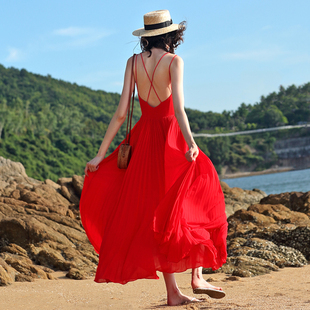 女夏小红裙红色超仙海边沙滩，长裙三亚度假百褶吊带性感露背连衣裙