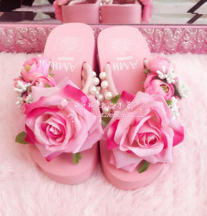 手工玫瑰花朵珍珠粉色厚底人字拖夸张钉珠花苞甜美坡跟凉拖鞋女
