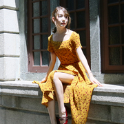 黛特小姐原创方领姜黄色，法式复古连衣裙，vintage开衩长裙你若盛开