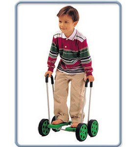 儿童平衡脚踏车 踩踏车 儿童健身车 四轮平衡车