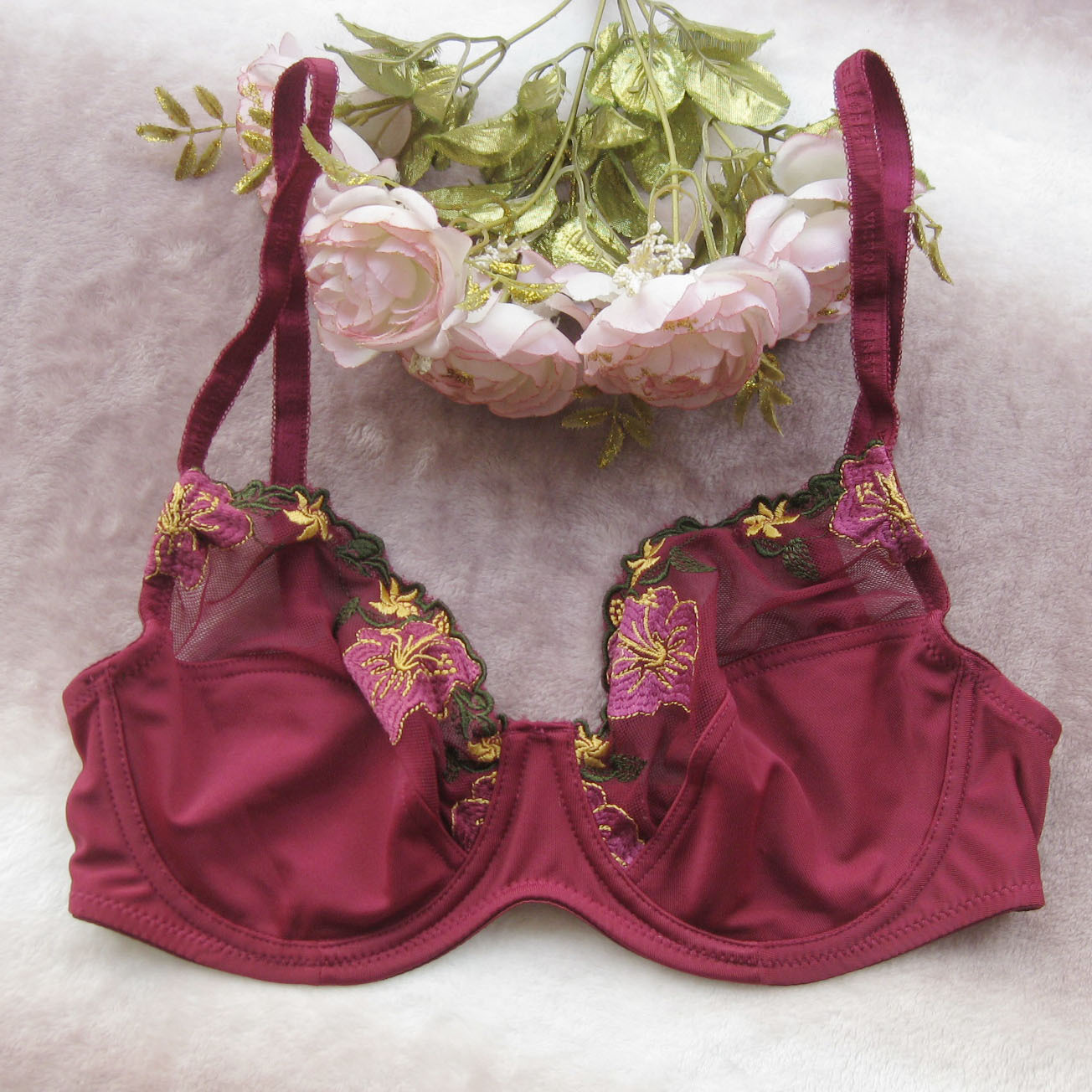 <em>文胸</em>超薄半透明刺绣花朵<em>75D75</em>C 80C80D 85