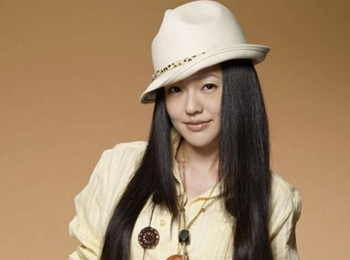 艳方脸<em>适合</em>的盘发光四射 <em>小S</em>拍杂志挑战长发造