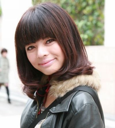 日本方脸的<em>发型图片</em>街拍 刘海帮你<em>改</em>头换面_p