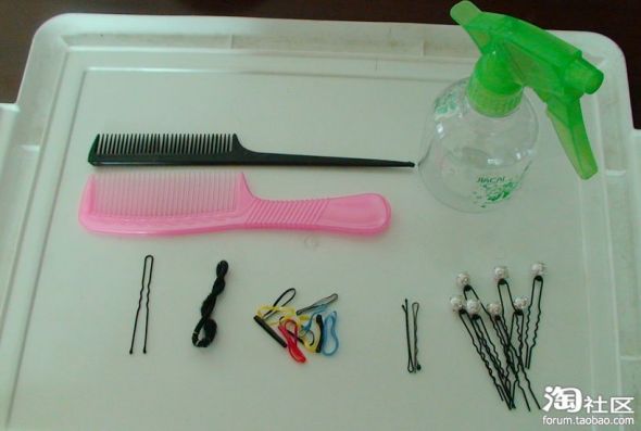 <em>小女孩发型设计</em>简单几步打造超美花苞头!小万