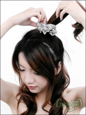 美发花招:俏<em>学生</em>妹DI<em>发型设计步骤</em>Y发圈马尾发