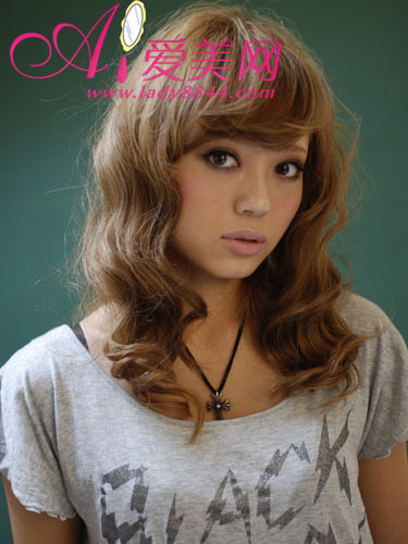 <em>适合头发</em>少的发型初春别错过<em>蛋卷</em>头热潮!_ic2