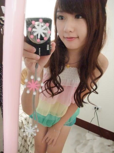 最新<em>美女图片</em>清纯<em>台湾正妹</em>妮妮Nini可爱自拍_