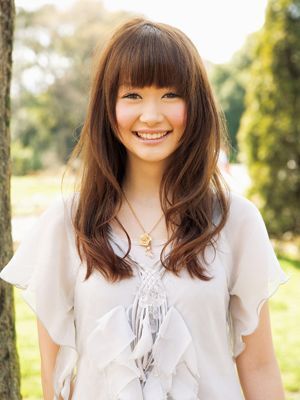 <em>不用发夹</em>的<em>扎头</em>方法日本入秋6款最流行发型 必