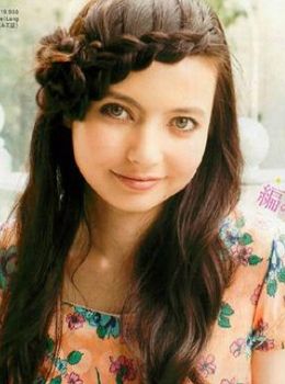 09秋季韩国<em>流行</em>女生<em>发型</em>刘海辫子头?--qs8ll78