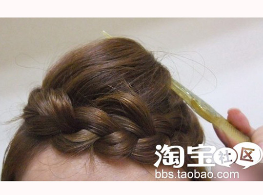 浪漫侧边花扎发<em>发型</em>,这个<em>如何打理</em>长卷发夏天