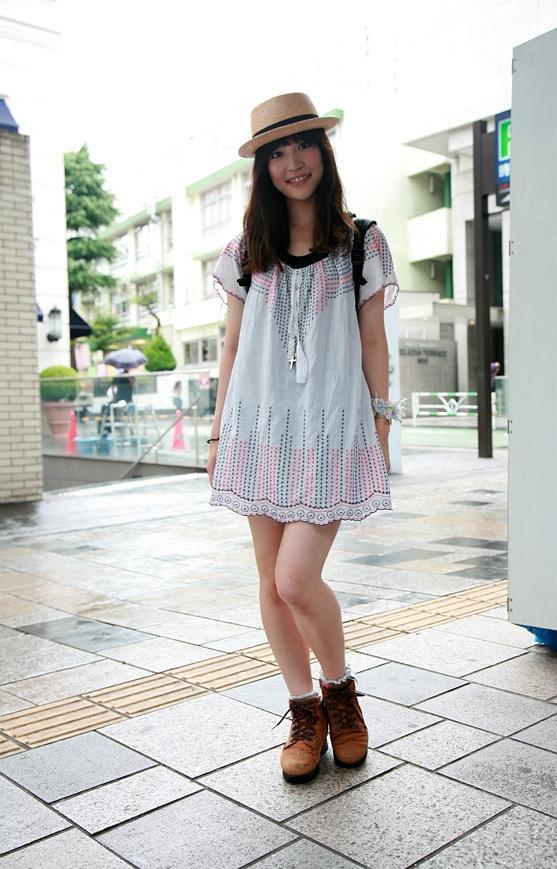 没帽不欢<em>初中女生</em>修脸的<em>发型夏日</em>潮人必备_a