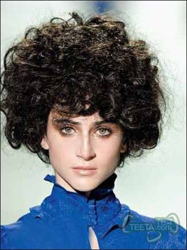 动感卷<em>烫发</em>让你盘发<em>发型</em>变成芭比娃娃_sx4il7