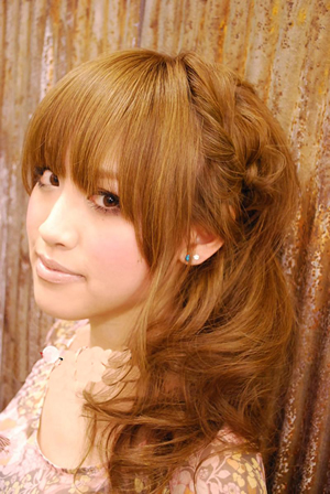 80后变身非主流<em>公主</em>VS发<em>女生</em>纹理烫<em>发型</em>图片